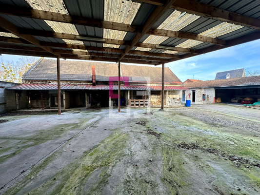 
Ensemble immobilier Charmes 9 pièce(s) 295m²
