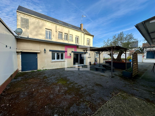 
Ensemble immobilier Charmes 9 pièce(s) 295m²
