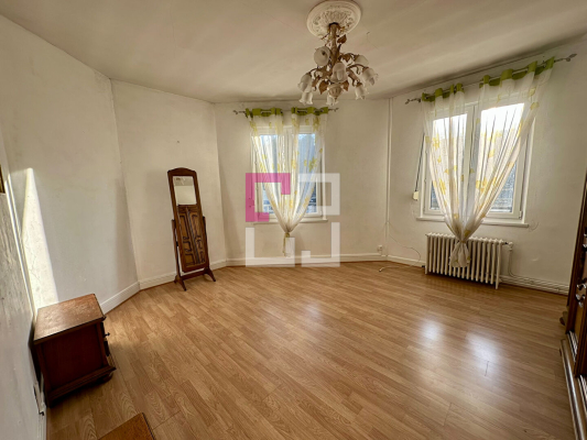 
Ensemble immobilier Charmes 9 pièce(s) 295m²
