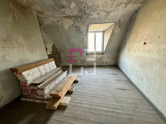 
Ensemble immobilier Charmes 9 pièce(s) 295m²
