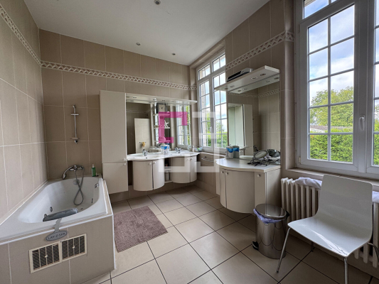 
Maison Fresnoy Le Grand 23 pièce(s) 147 m2
