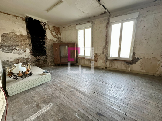 
Ensemble immobilier Charmes 9 pièce(s) 295m²
