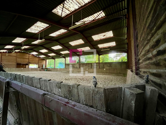 
Domaine équestre 3860m2
