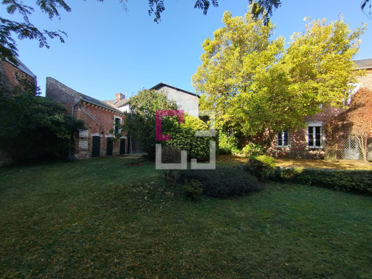 
Maison CRECY SUR SERRE 9 pièces 241 m²
