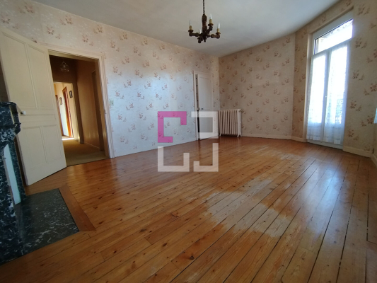 
Maison CRECY SUR SERRE 9 pièces 241 m²
