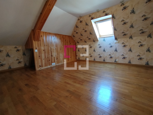 
Maison CRECY SUR SERRE 9 pièces 241 m²
