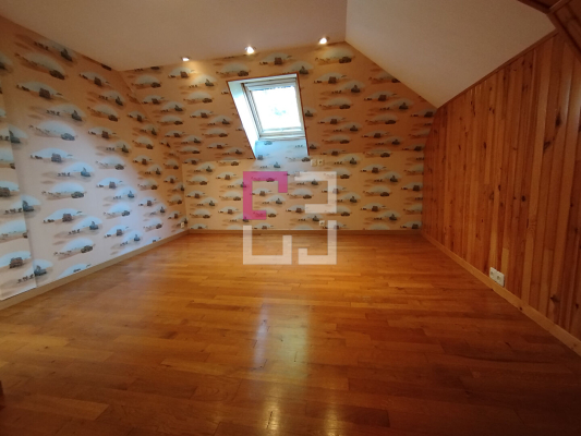 
Maison CRECY SUR SERRE 9 pièces 241 m²
