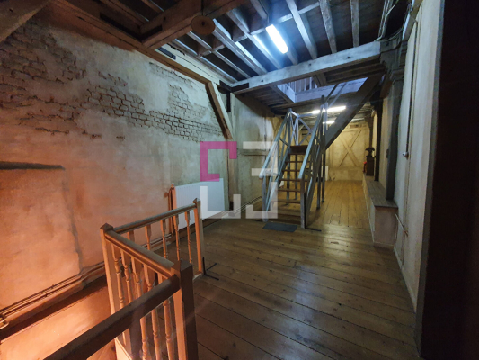 
Appartement Saint Quentin 8 pièce(s) 321 m2
