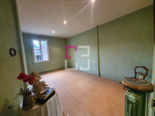 
Appartement Saint Quentin 8 pièce(s) 321 m2
