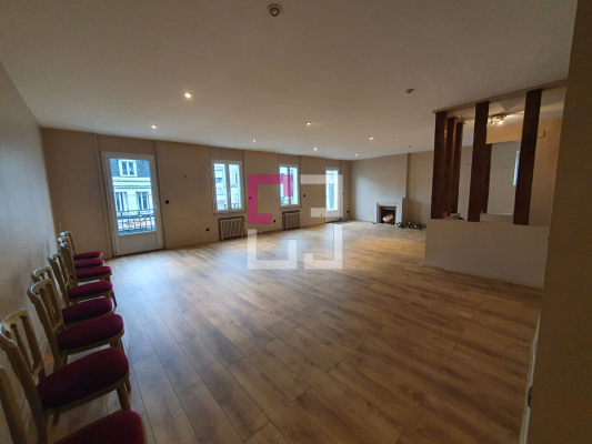 
Appartement Saint Quentin 8 pièce(s) 321 m2

