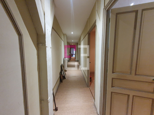 
Appartement Saint Quentin 8 pièce(s) 321 m2
