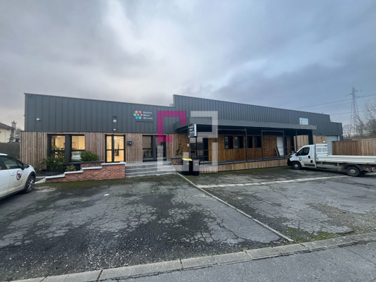 
Bureaux + Entrepot à vendre
