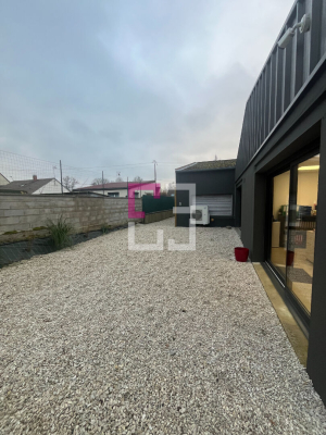 
Bureaux + Entrepot à vendre
