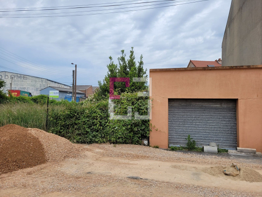 
Parking / box Saint Quentin 20 m2
