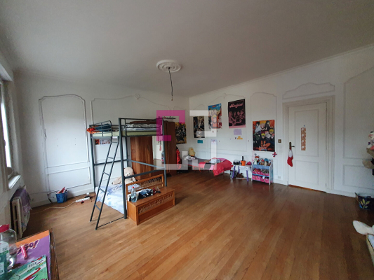 
Immeuble Saint Quentin 7 pièce(s) 152 m2
