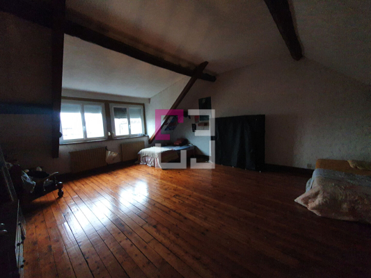 
Immeuble Saint Quentin 7 pièce(s) 152 m2
