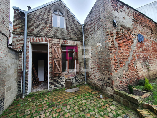 
Immeuble Saint Quentin 7 pièce(s) 152 m2
