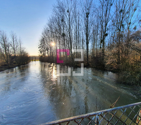 
Terrain Mezieres Sur Oise 17365 m2

