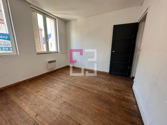 
Immeuble La Fere 4 pièce(s) 96m2
