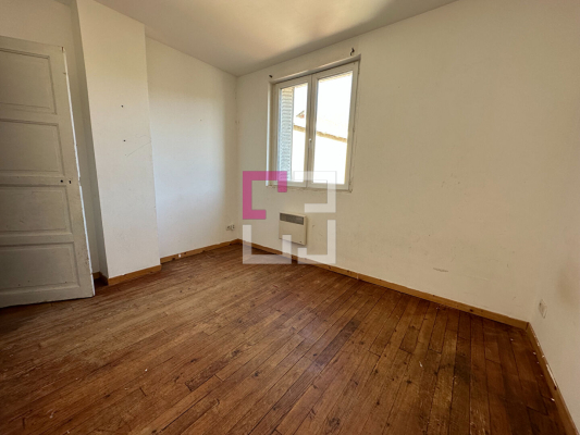
Immeuble La Fere 4 pièce(s) 96m2
