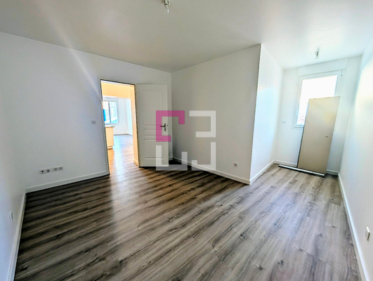 
BAISSE DE PRIX :Appartement en RDC rénové sur Noyon
