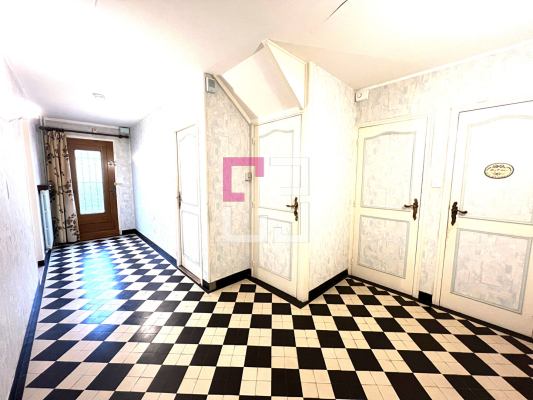 
Maison Laon 10 pièce(s) 183 m2
