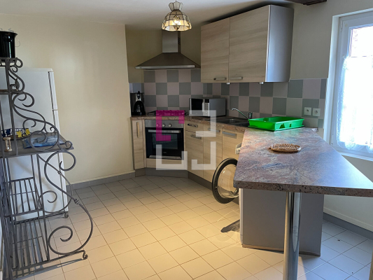 
Immeuble Etreaupont 6 pièce(s) 250 m2
