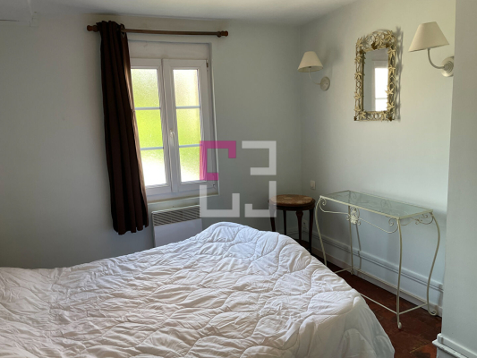 
Immeuble Etreaupont 6 pièce(s) 250 m2
