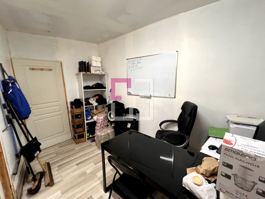 
Immeuble Guise 5 pièce(s)
