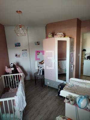 
Appartement 3 chambres, spacieux et lumineux.
