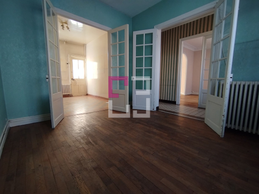 
Maison de ville SAINT-QUENTIN 5 pièces 113 m²
