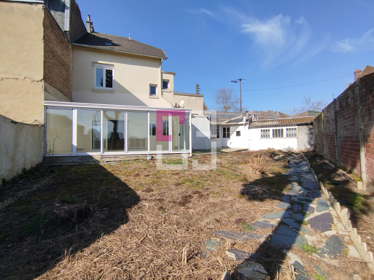 
Maison de ville SAINT-QUENTIN 5 pièces 113 m²
