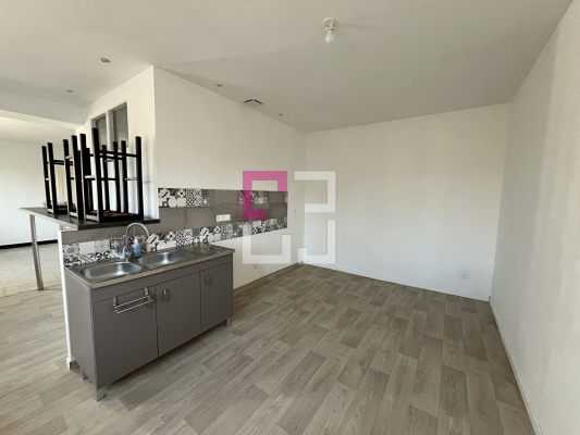 
Maison La Neuville Housset 2 pièce(s) 64 m2
