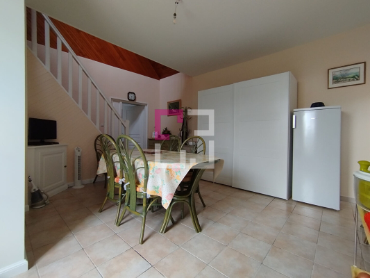 
Maison individuelle BRISSY-HAMEGICOURT 8 pièces 158 m²
