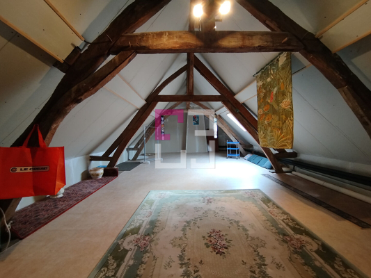 
Maison individuelle BRISSY-HAMEGICOURT 8 pièces 158 m²

