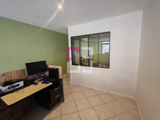 
Immeuble Le Cateau Cambresis 7 pièce(s) 115 m2
