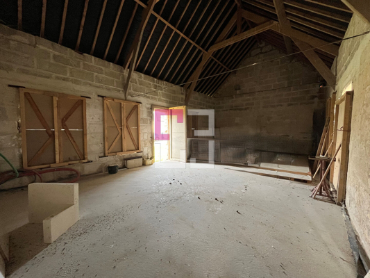 
Maison en pierre à réhabiliter proche de CHAUNY
