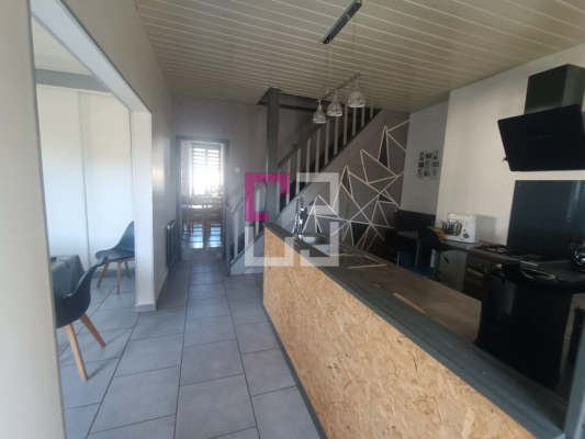 
Maison Saint Michel 9 pièce(s) 174.40 m2

