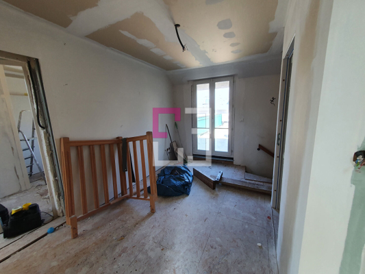 
Maison Crecy Sur Serre 7 pièce(s) 206 m2
