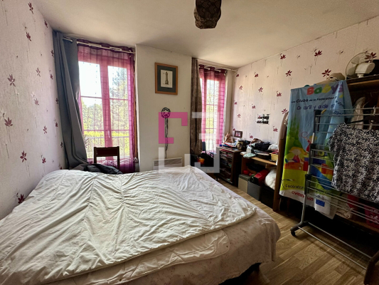 
Immeuble Marle 25 pièce(s) 630 m2
