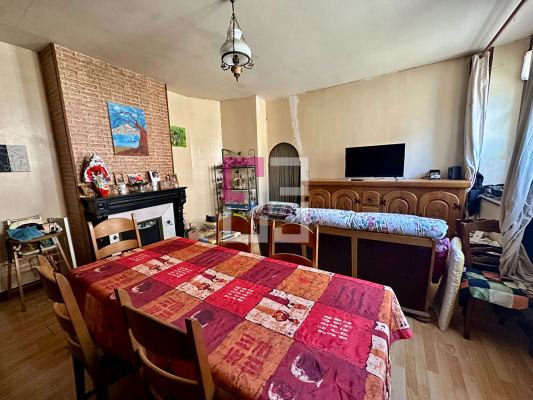 
Immeuble Marle 25 pièce(s) 630 m2

