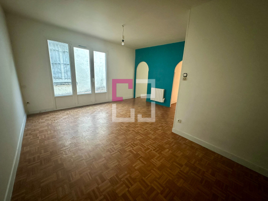 
Immeuble Marle 25 pièce(s) 630 m2

