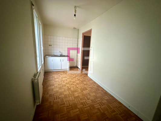 
Immeuble Marle 25 pièce(s) 630 m2
