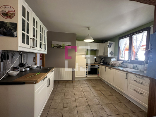 
Maison CHAUNY 6 pièce(s) 127m2
