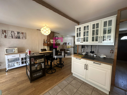 
Maison CHAUNY 6 pièce(s) 127m2
