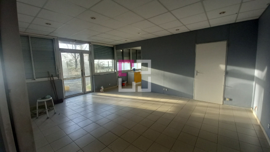 
Maison Voyenne 9 pièce(s) 254.02 m2
