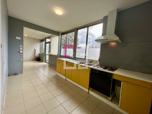 
Maison Voyenne 9 pièce(s) 254.02 m2
