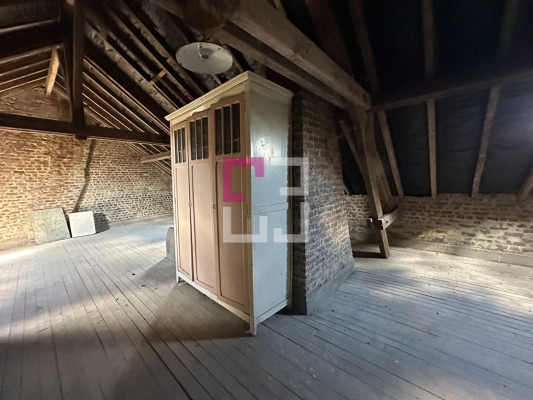 
Maison Hombleux 8 pièce(s) 290m2
