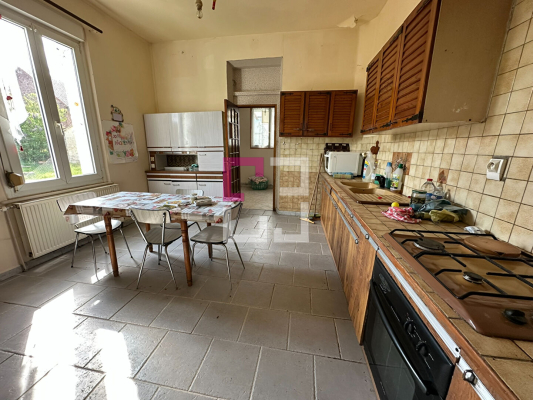 
Maison Hombleux 8 pièce(s) 290m2
