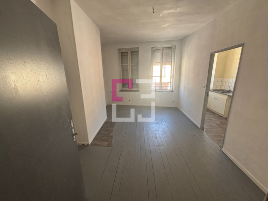 
Immeuble Vervins 6 pièce(s)

